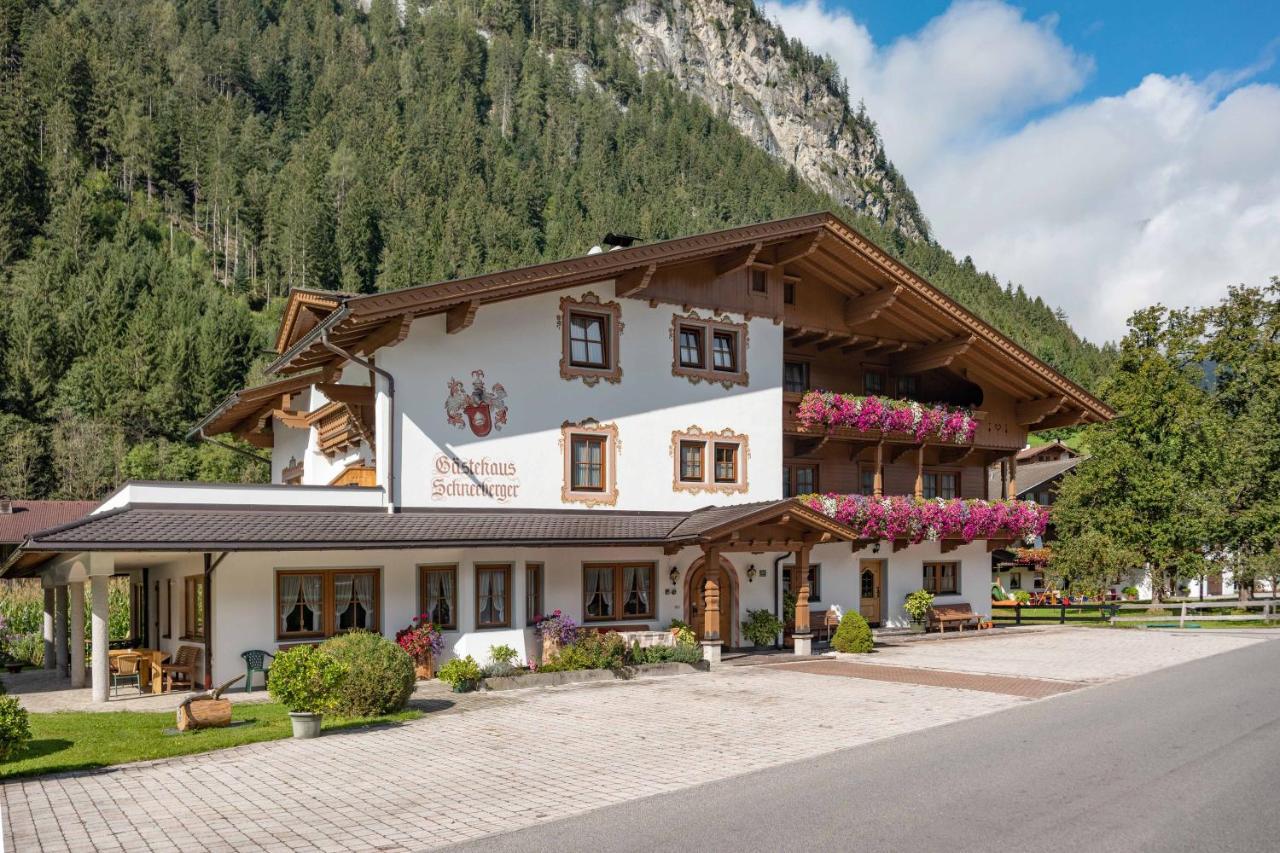 Gastehaus Schneeberger Hotel Mayrhofen Exterior photo