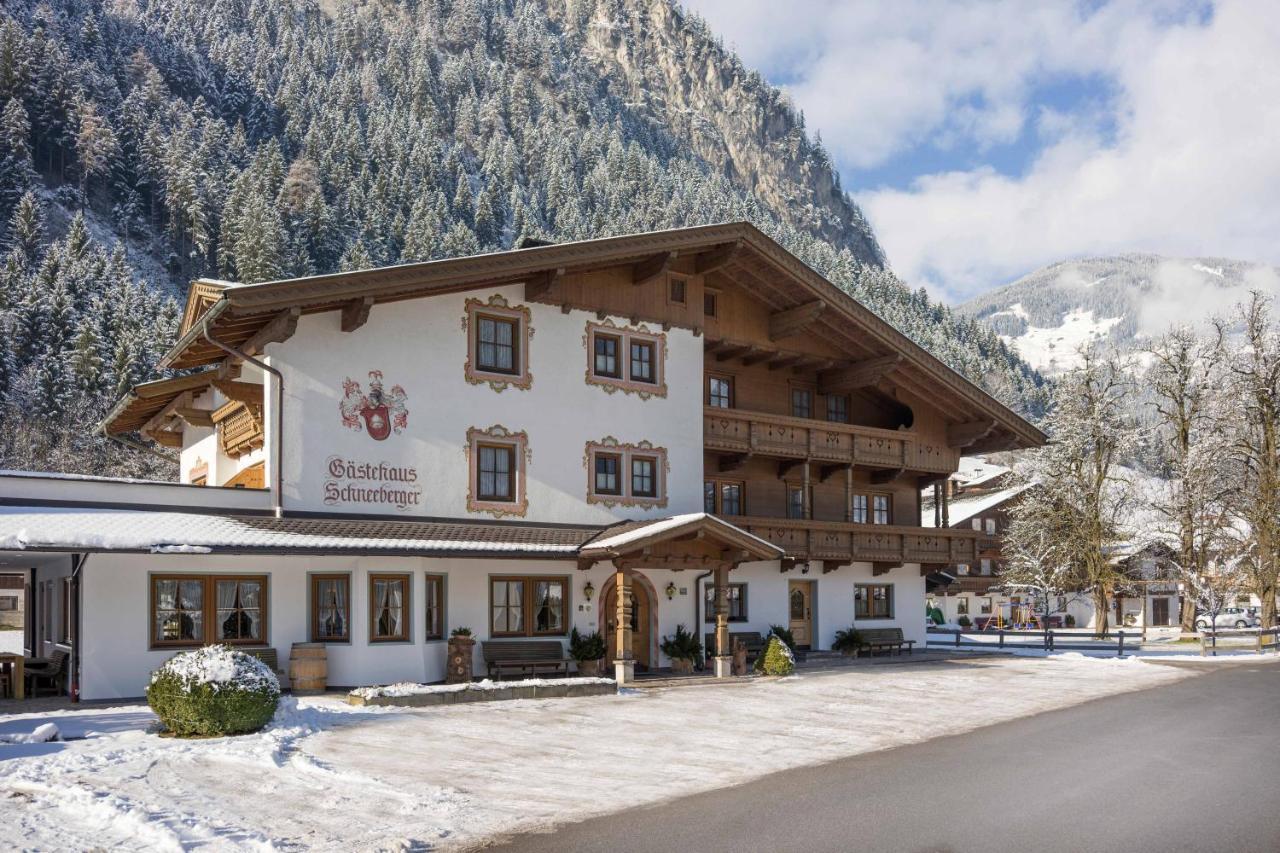 Gastehaus Schneeberger Hotel Mayrhofen Exterior photo