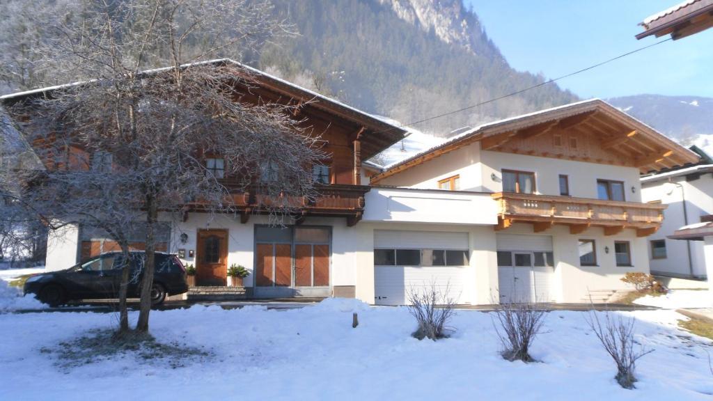 Gastehaus Schneeberger Hotel Mayrhofen Exterior photo