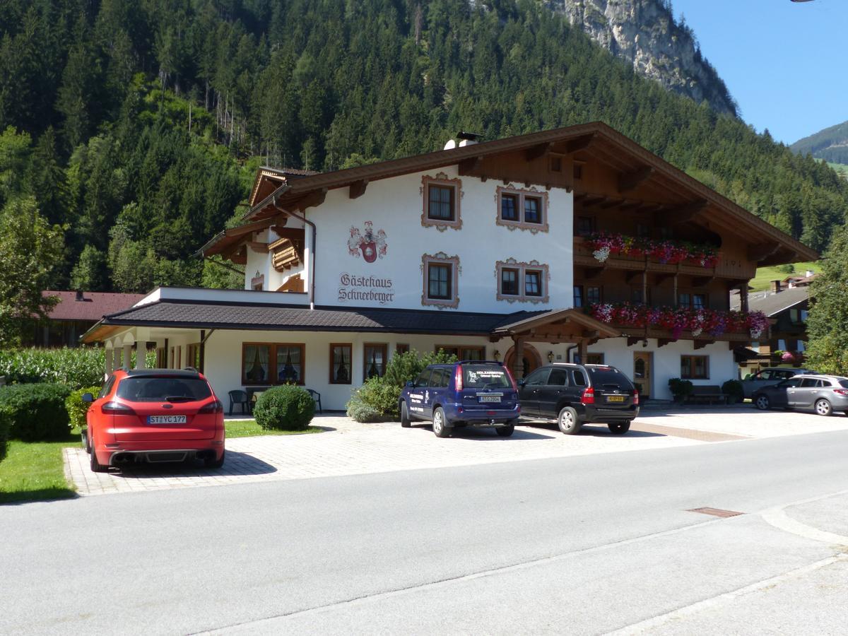 Gastehaus Schneeberger Hotel Mayrhofen Exterior photo